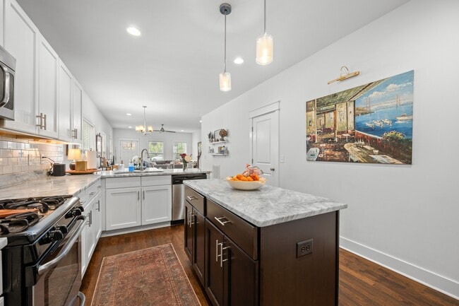 Building Photo - 1126A Cahal Ave