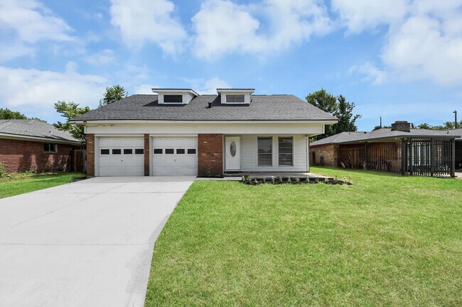 Building Photo - 734 Dell Dale St