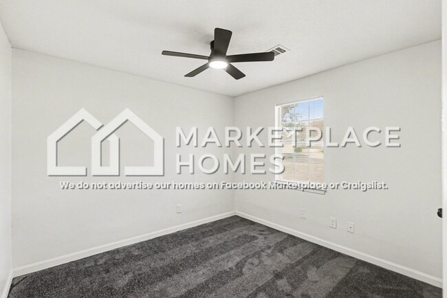 Building Photo - 7960 E Field Dr