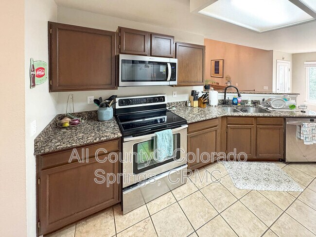 Building Photo - 2970 Haystack Dr