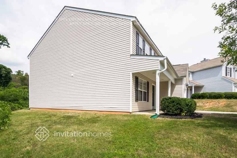 Building Photo - 216 Nellie Yale Pl