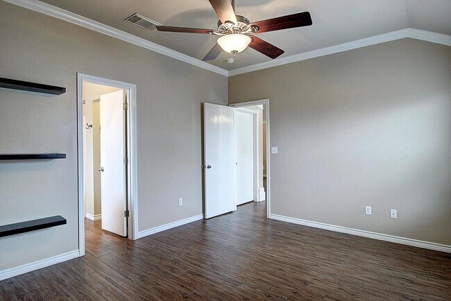 Building Photo - 2409 Gold Star Dr