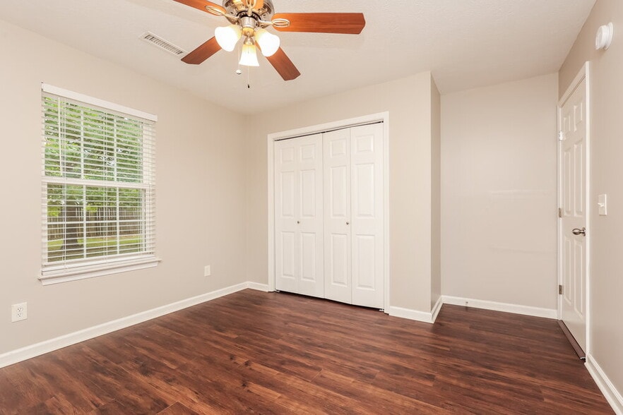 Building Photo - 222 Hermitage Dr