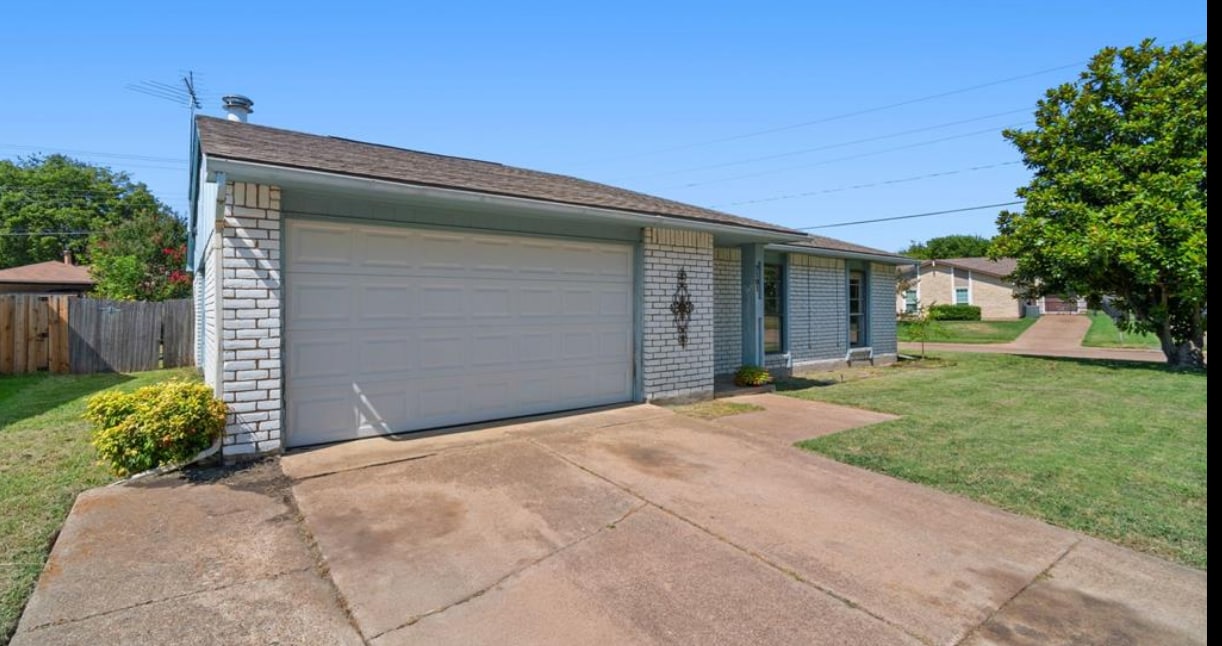 Building Photo - 7101 Christie Ln