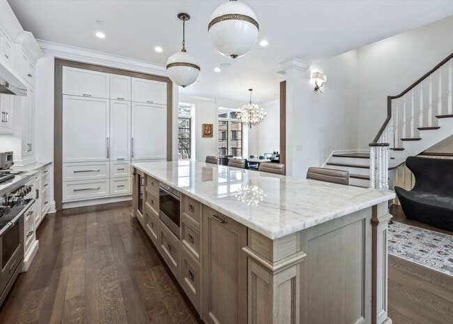 Building Photo - 441 W Deming Pl