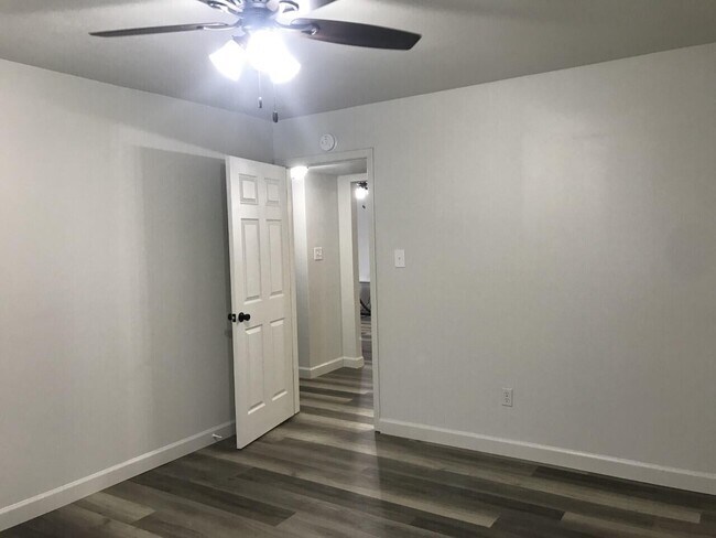 Building Photo - 7 Diego Ct