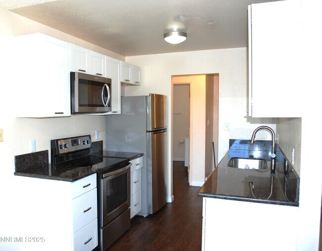 Building Photo - 3399 Crystal Ln