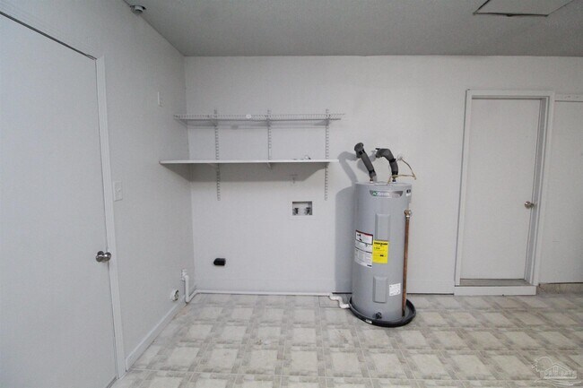 Building Photo - 7859 Bay Meadows Dr