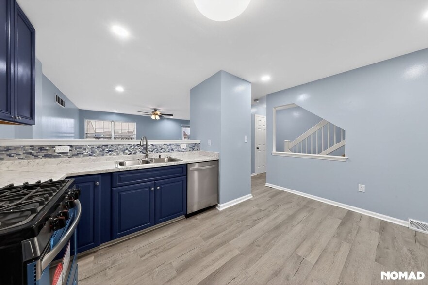 Building Photo - 243 Northdown Dr