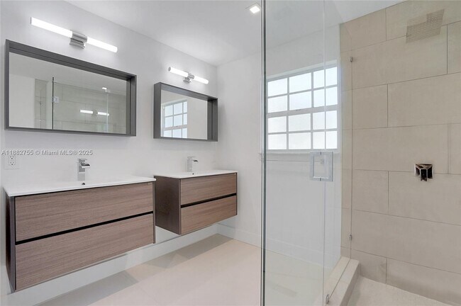 Building Photo - 17750 SW 80th Ct