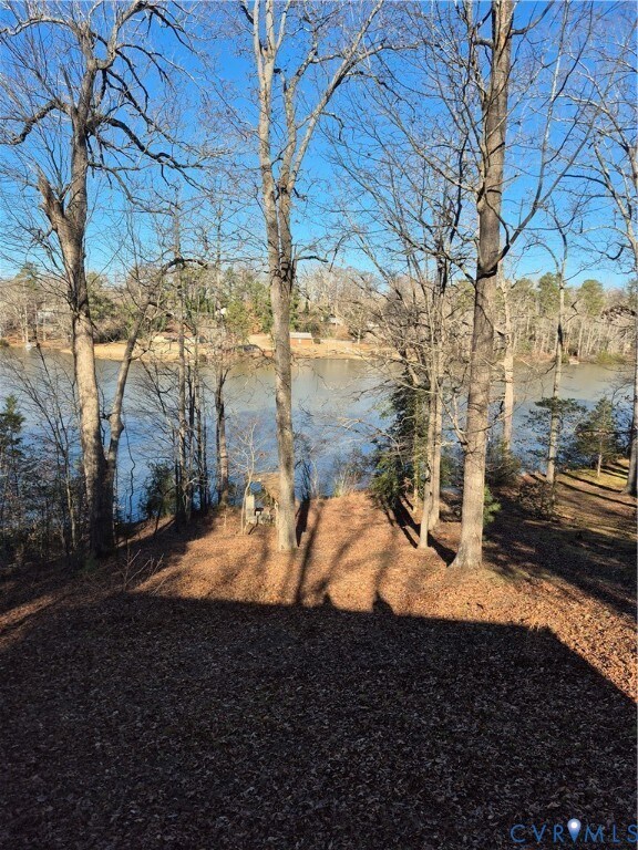 Building Photo - 6308 Lakeshore Dr