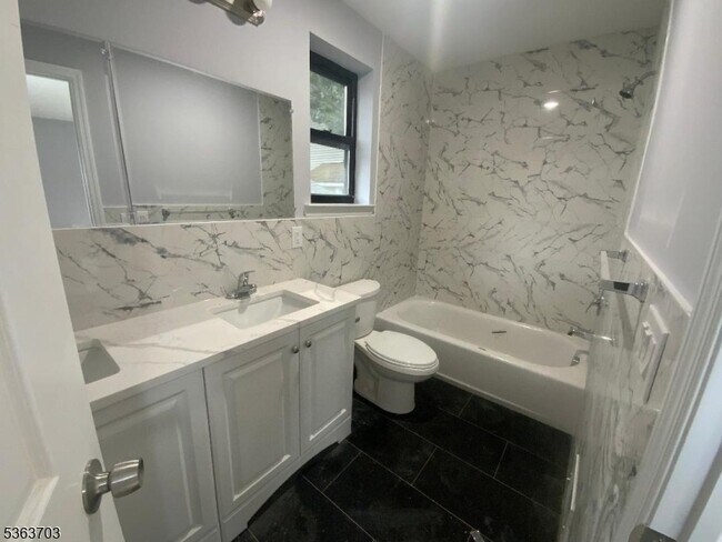 Building Photo - 323 Montclair Ave