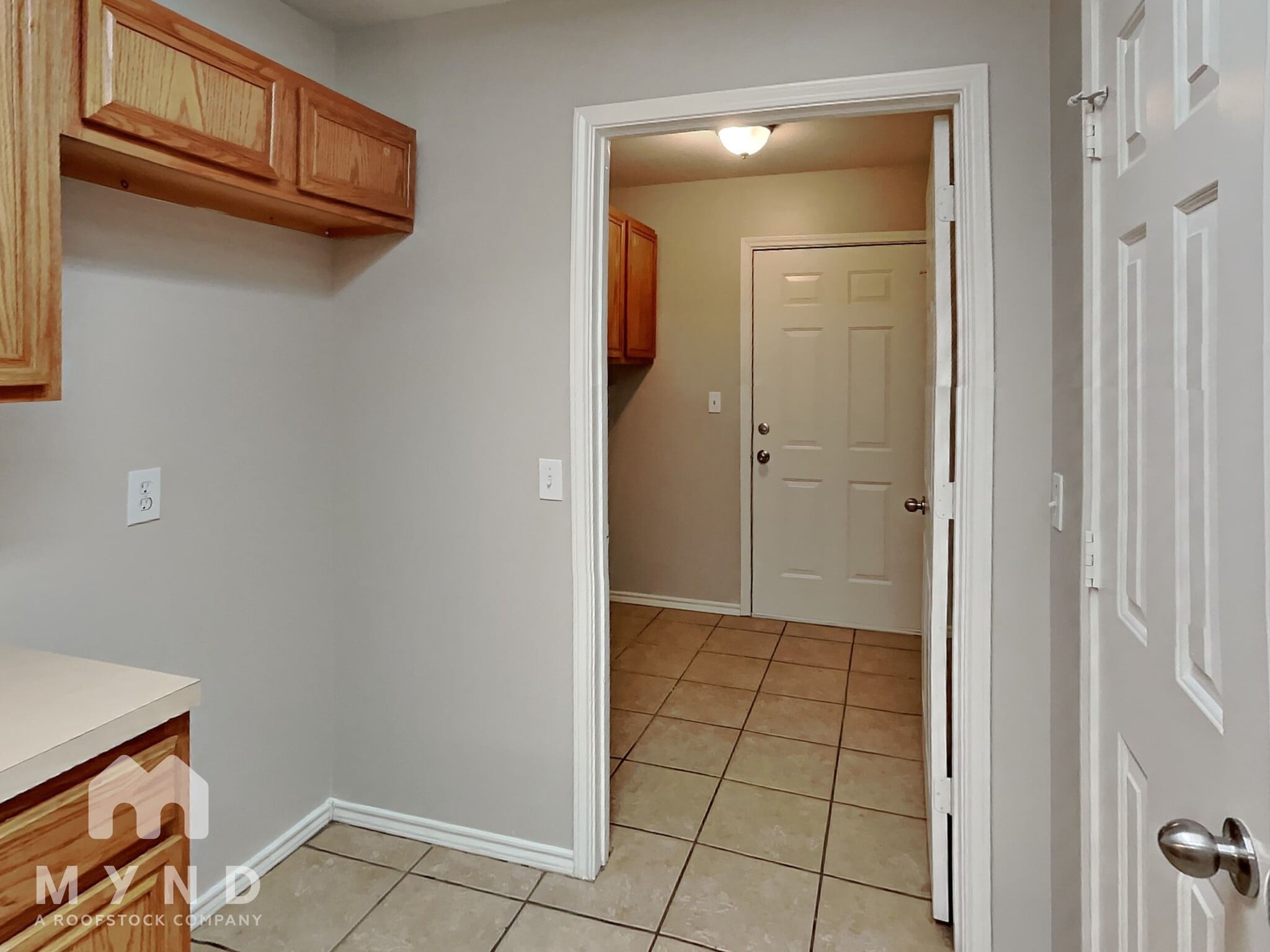 Building Photo - 528 N Brentwood Ave