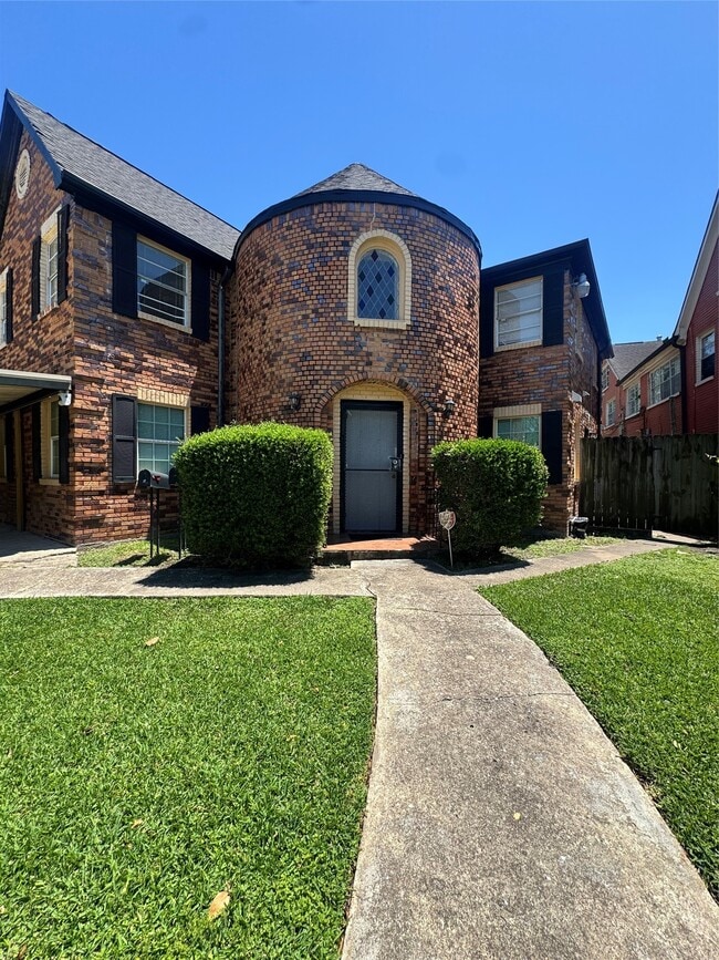 Building Photo - 5415 Ennis St