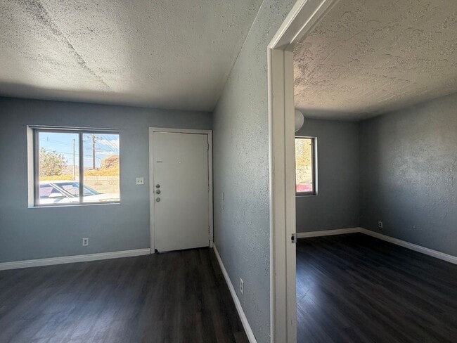 Building Photo - P156