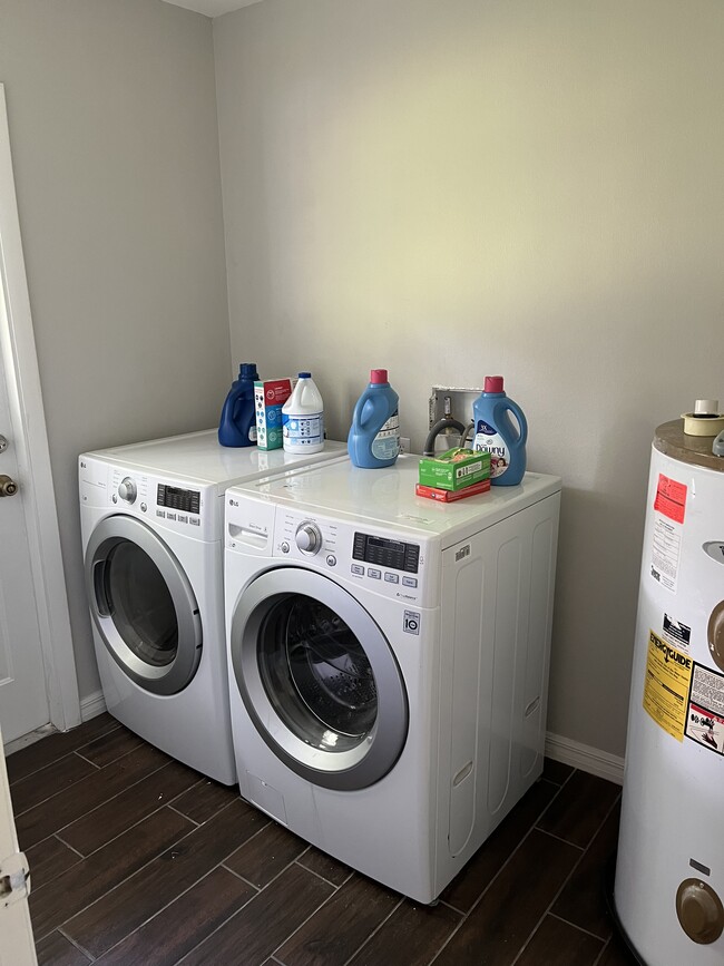 Primary Photo - 2224 Magnolia Ave