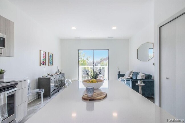 Building Photo - 7410 Kercheval Ave