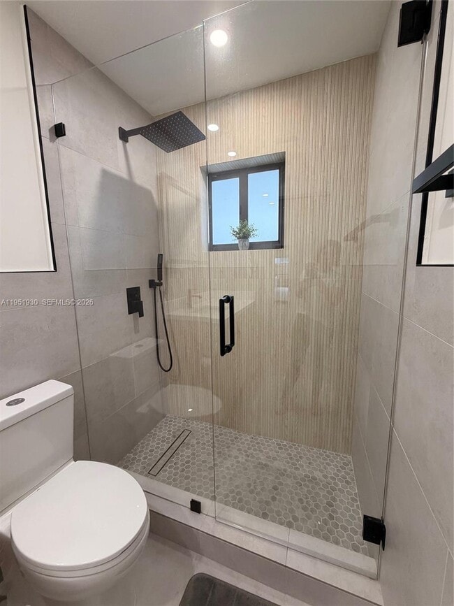 Building Photo - 1462 SW 25th Ave