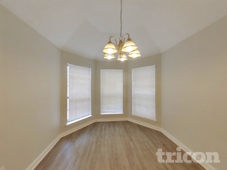 Building Photo - 6912 Rolling Crk Ln