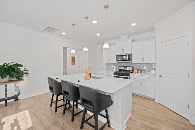 Building Photo - 758 Latrobe Dr