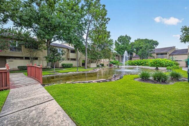 Building Photo - 9435 Pagewood Ln