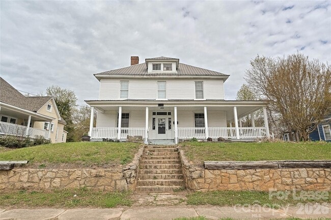 Building Photo - 1208 S Salisbury Ave