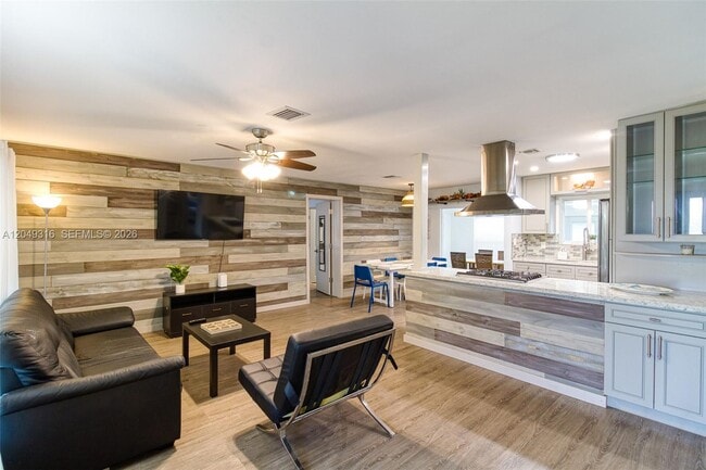 Building Photo - Grant Street, Hollywood, FL 33021 - 3 BR 2 BA house