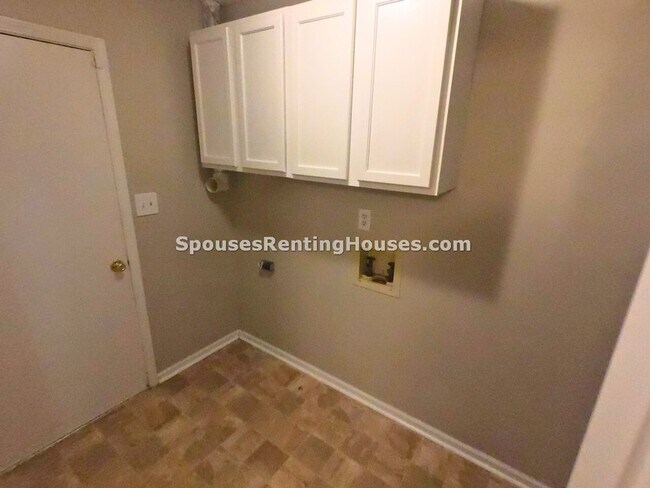 Building Photo - 7648 Camberwood Dr