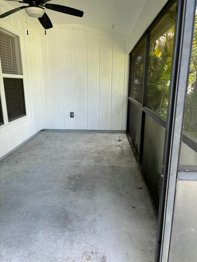 Building Photo - 9033 SE Hobe Ridge Ave