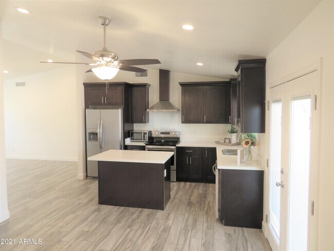 Building Photo - 2156 E Jerome Ave