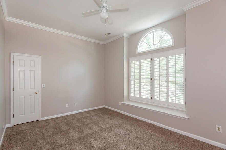 Building Photo - 4801 Bay Pines Ct