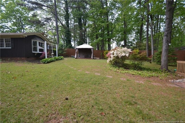 Building Photo - 806 Kingswood Dr
