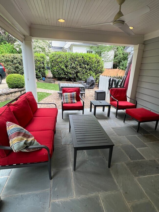 Building Photo - Gorgous 4 Bed 3.3 Bath house in the Sedgef...