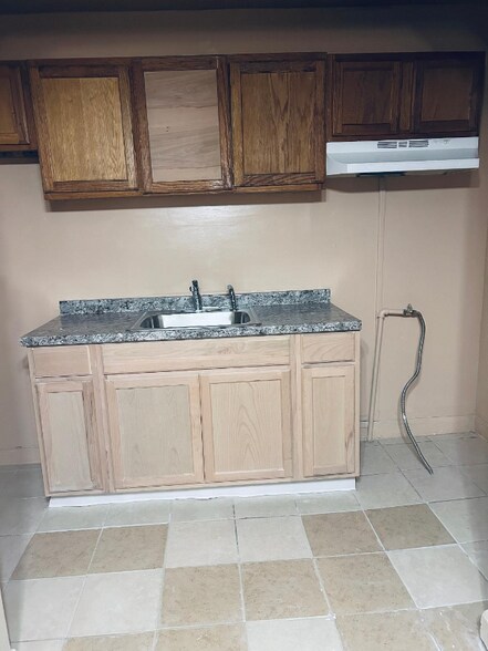 Building Photo - 3408 1/2 Cotwood Pl