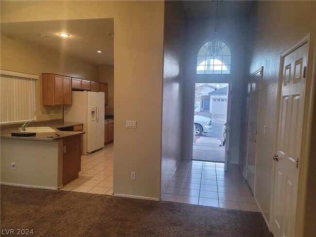 Building Photo - 10655 Robin Hill Ave