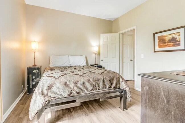 Building Photo - Charmer in Blanco River Village with Amazing Back Patio!