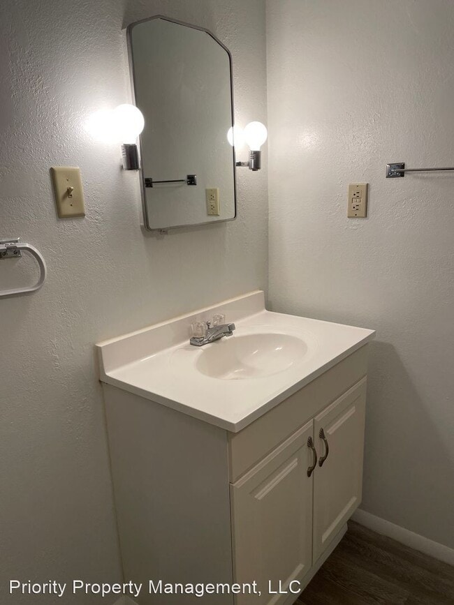 Building Photo - 1 br, 1 bath House - 302 S Emerson