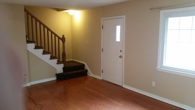 Building Photo - Large 5 Bedroom Nall Hills Home