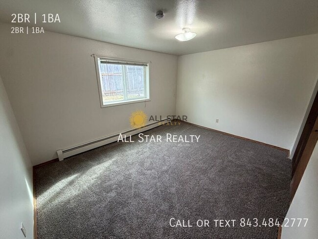Building Photo - 533 N Price-2