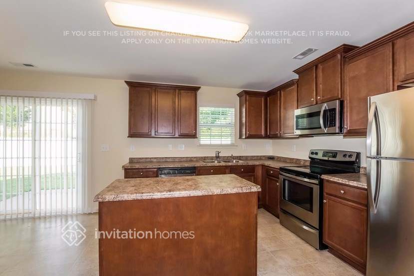 Building Photo - 9507 Pond Vista Court