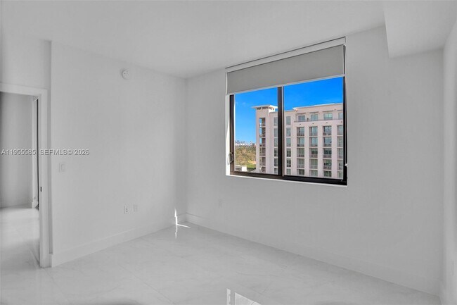 Building Photo - 301 Altara Ave