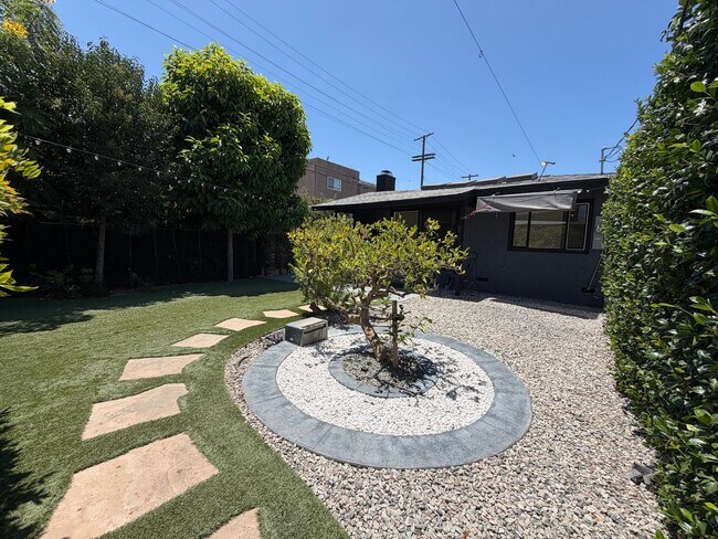 Building Photo - Beautiful Newly Renovated 3BD 2BA