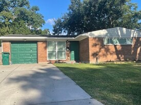 Building Photo - 2113 Raspberry Ln