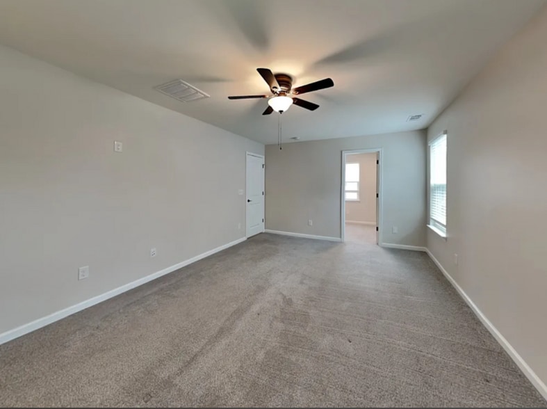 Building Photo - 946 Fairdale Ct