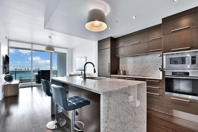 Building Photo - 900 Biscayne Blvd