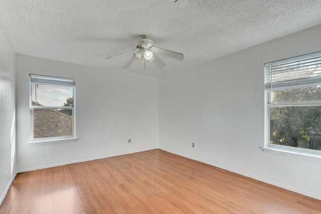 Building Photo - 10141 Chapel Rock Dr