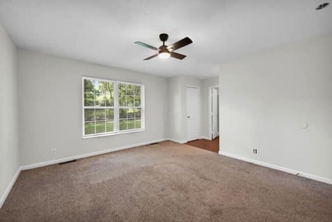 Building Photo - 5691 Victoryview Ln
