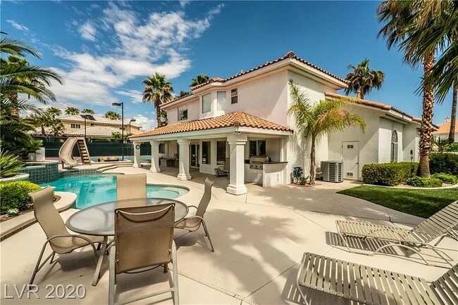 Building Photo - 7777 Willow Cove Cir