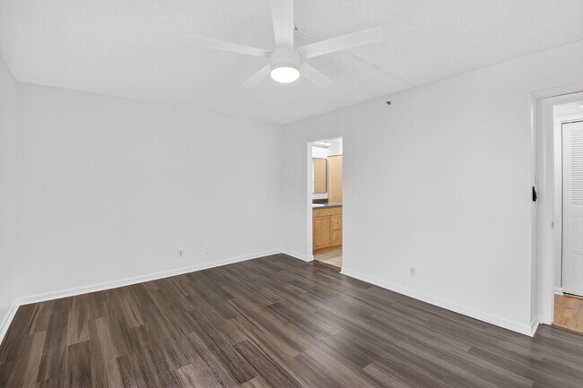 Building Photo - 1850 Homewood Blvd