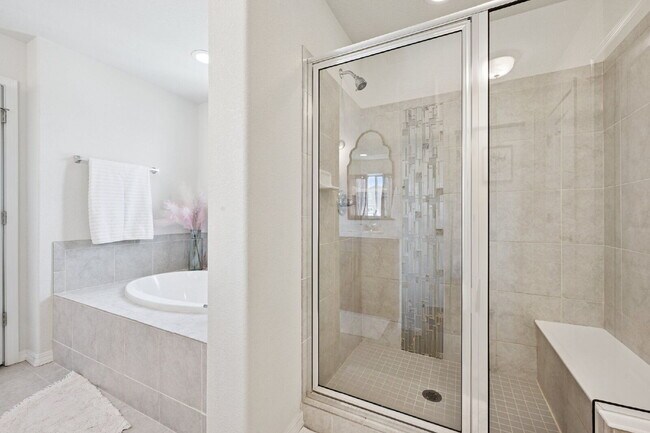 Building Photo - "Spacious 4-Bed Sanctuary with 3.5 Baths in Fountain, CO – Your Perfect Home Awaits!"